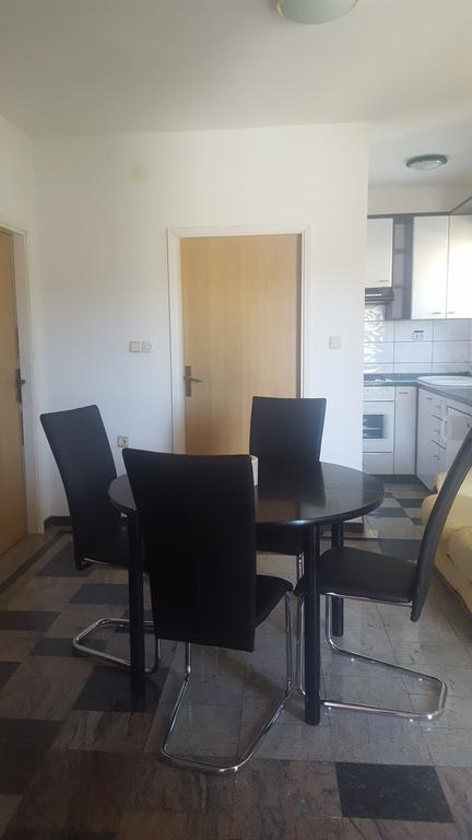 Apartment โลปาร์ ภายนอก รูปภาพ